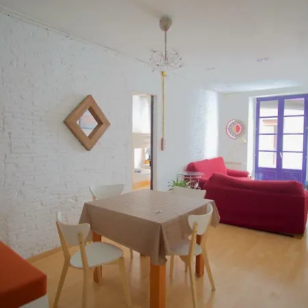 La Lleona Apartment *